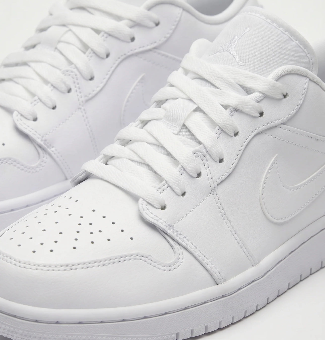 Aj1 Low "Triple White"
