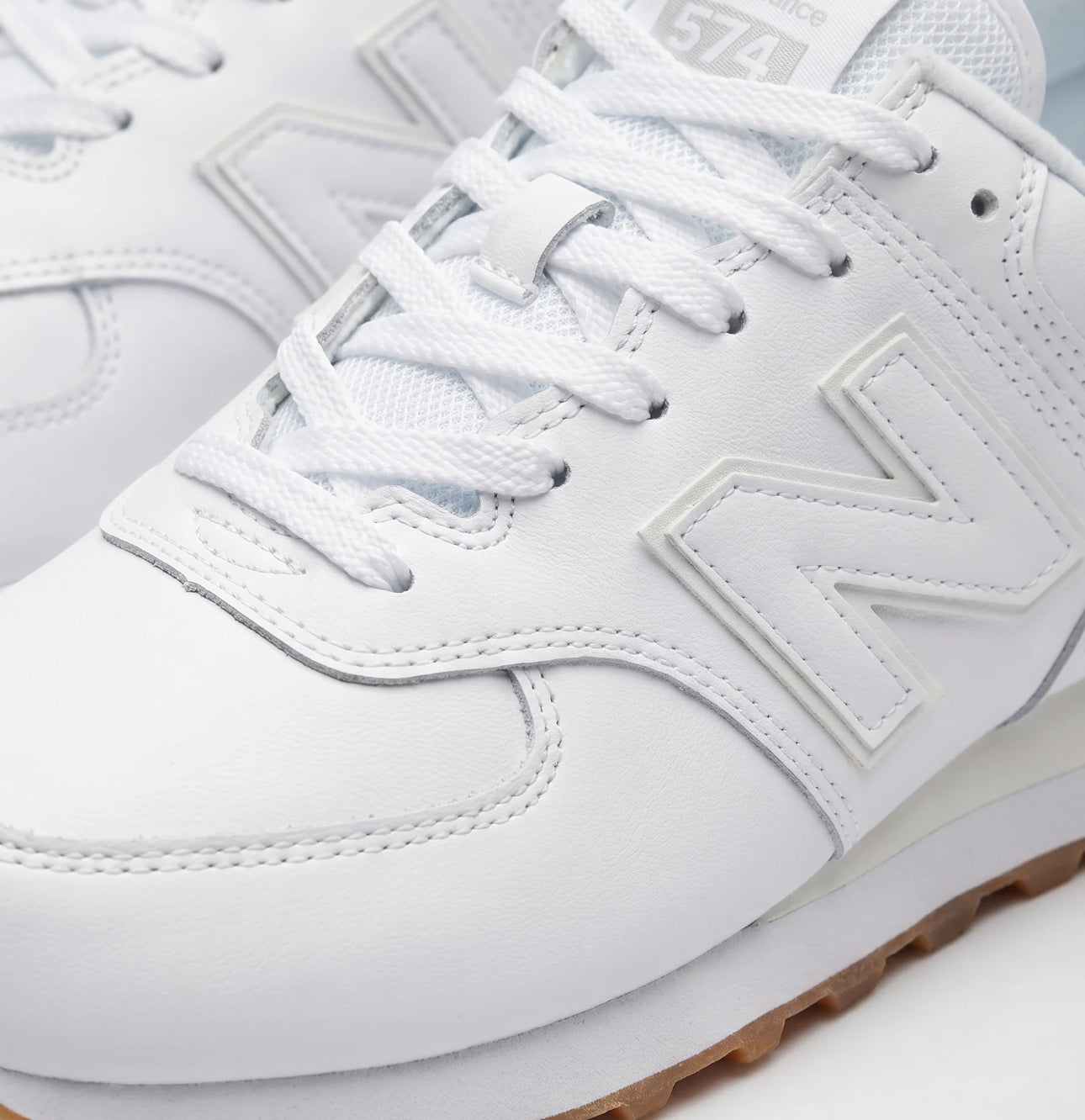 Nb 574 "Triple White"